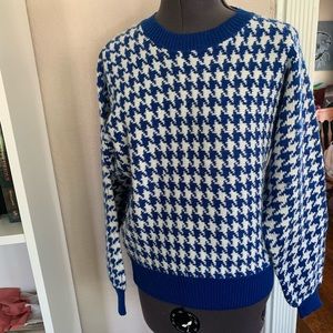 Houndstooth blue and white sweater